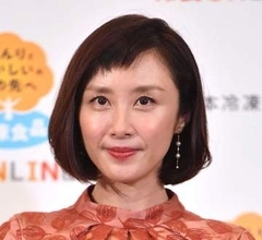 「私結婚2回してるんですけど」討論番組で奇跡の49歳美女が切り出す　19歳娘ら子は3人、夫は爆問・田中裕二「名義変更ほんっと大変」