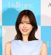 腰の位置が高すぎだろ　国民的美少女→167cm凄い透明感女優　TVでは分からない足の長さに驚き　イベントの青ワンピに騒然「美しすぎて声出た」