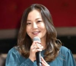 マジで誰？！激変した華原朋美　51歳信じられん可憐可愛い♥姿でステージ登場　「子育て」理由で髪ばっさり