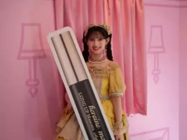 とき宣・菅田愛貴　まるでプリンセス！縦巻きくるくるヘア＆ゴージャス衣装で弾ける笑顔