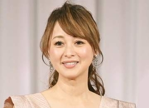 元おニャン子アイドル　自宅マンション屋上にファンが勝手に段ボール小屋、上履き盗難3年で600足の恐怖