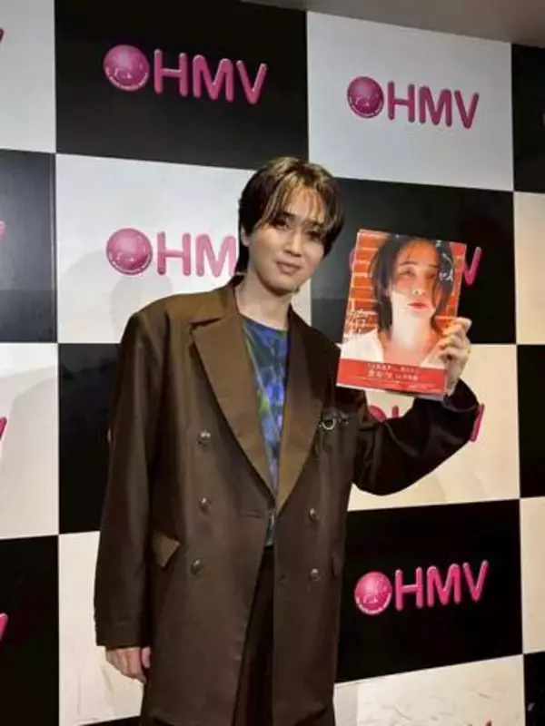 カルマ、自分さらけ出した初写真集発売で仲良しの森香澄、井桁弘恵から反響あり