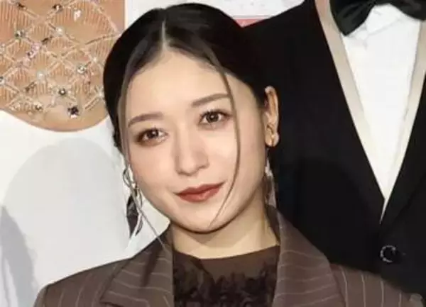 みちょぱ　夏前に真っ白もこもこ目元キラキラショットに反響「お美しい」「可愛すぎんか…」