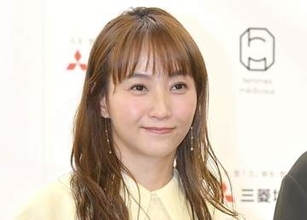 3児ママ藤本美貴41歳　セルフ白髪染めが手慣れすぎww生え際、分け目を狙い撃ち「アナタ何でいるの？！っていうのがすぐ出てくる」白髪の悩みに