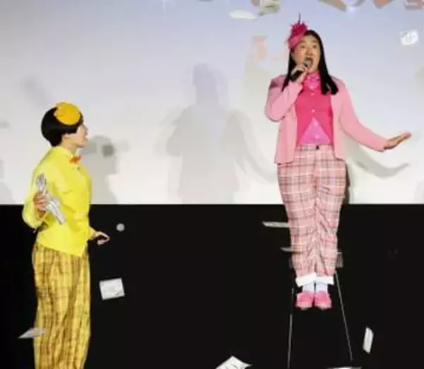 77歳ウソだろ！？　90年代大ブレークの謎人物→久々に公式の場に現れた　若っ！年齢不詳の姿に驚き