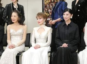 小柳ルミ子　涙の歌唱「胸がいっぱいに」　宝塚時代の同期、大物女優と歌唱　黒木瞳がMC