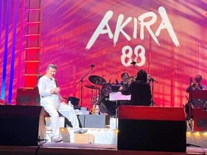 87歳！？　凄い貫禄で現れたスーパースターに騒然　カッコ良すぎてヤバい「お元気だ」「やっぱり凄かった」「見られて感涙」
