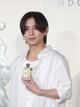 山田涼介　香水まといニヤリ「僕を嗅ぎたいですよね？」幼少期の海の思い出も明かす