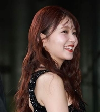 「真田十勇士」ラストまさか裏切者ニヤリ　ビジュが美しすぎる女優→ドラマ会見の、凄いスカート姿が圧倒的　ドラマと完全に別人　女優すごっ