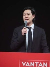 粗品「理不尽を『好き』という熱量だけで超えていけるやつだけが成功します」専門スクール入学式で全力エール