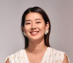 「OMG」「目も眩む」すみれ　金太郎キャミで美容室→海外からも反響「後ろどーなってる？」「美しい♥」