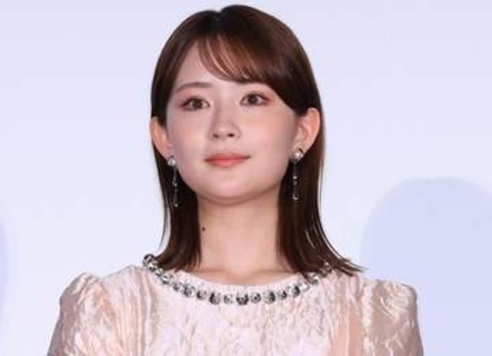 畑芽育　激変のデコだし金髪オフショットに「髪の艶が美しすぎる」「えぐい破壊力」「お姫様みたい」