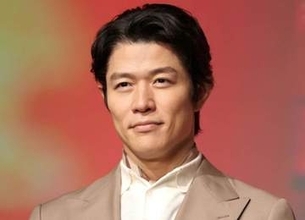 リブートと違う！？　鈴木亮平の近影にファン続々反応「シュッとした」「痩せました？」「役の為ですか？」「前髪の感じがメロです」
