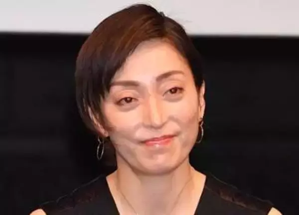 「VIVANT」ハン・リンシン演じる宮下今日子、真逆の真っ白衣装で登場　周囲の意外な反響明かす「本当ですか？って」