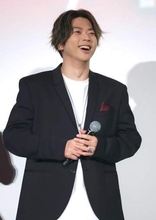 NEWS増田貴久「踊る」新作で人生初映画出演　「俳優さんっぽい感じの」ジャケットスタイルで初日舞台あいさつ登場
