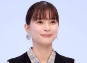 「くそかわいすぎー！」芳根京子「なんと、行けました」カリフォルニアでミッキーと2S！！「ビジュ爆発」「ミッキーが羨ましい」