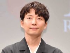 星野源「友達と」と大物俳優と韓国旅報告→コメ殺到「このコンビ好きすぎる」「黄金コンビ」「ソウルメイトですね」