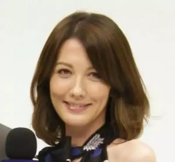 49歳で司法試験合格の3児ママ元売れっ子アナ　母校・早稲田で恩師と再会　輝く美貌がつやめく