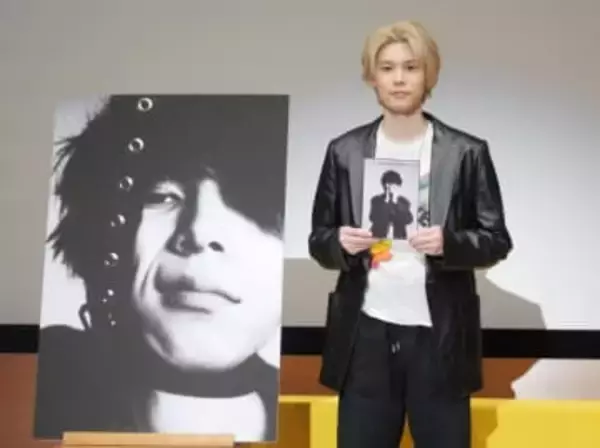 萩原利久　盟友・北村匠海が撮影したカレンダーはされるがまま「一番何もしてない」「手のひらに乗っていた」
