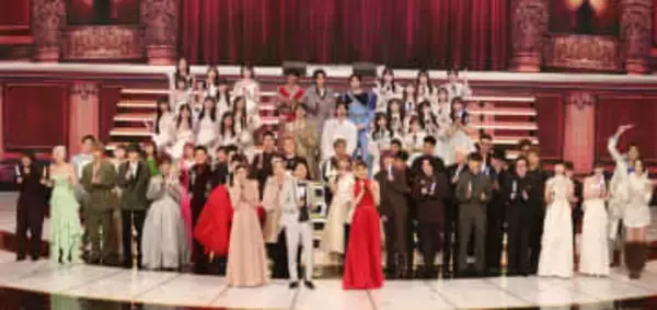 紅白　綾瀬はるかの衣装に騒然「破壊力がヤバい」　長身細身に赤ノースリーブ「綺麗すぎるだろ」「凄すぎて歌が入って来ない」「今年は綾瀬はるかが優勝」