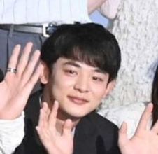 バックハグ魚釣りにネット騒然…朝ドラで虎太郎役の小林虎之介、現場では「キュンさせてくれの圧がすごいw」