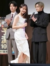 森香澄　見せつけた美背中＆サラ艶ストレート　背中ざっくり白ドレスで“女神級の美貌”全開