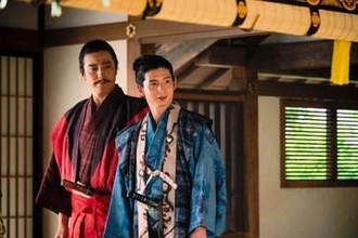 【豊臣兄弟！】ラストで本能寺の変黒幕明らかに→育てた義父・柴田勝家の立場は…ネットも心配「二心あり？」