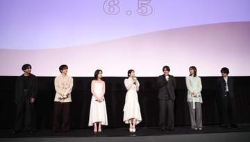 気遣いもイケメンすぎた！　舞台挨拶降壇時、階段でハイヒールの女優にさっと手を差し伸べた29歳俳優　自然すぎる振る舞いにSNSでも感動の声