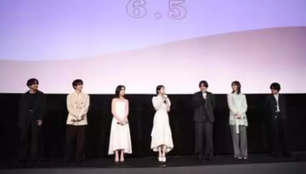 気遣いもイケメンすぎた！　舞台挨拶降壇時、階段でハイヒールの女優にさっと手を差し伸べた29歳俳優　自然すぎる振る舞いにSNSでも感動の声