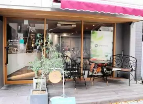 W杯活躍の裏で…　堂安律プロデュースのドーナツ店が大盛況だった！　短時間営業で連日500個売れる人気ぶり　元Jリーガーの兄とタッグ