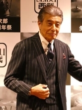 舘ひろし　石原裕次郎さん伝説の数々「お金持ったことがない」「セリフはバインダーでカンペ」療養中に「たばこ出せ」