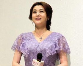 藤原紀香　紫の艶やかドレスで会場を湧かす　映画「お終活3」はスナックのカオリママ役「これは出たいと思った」