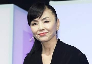 松田龍平＆翔太の母女優　65歳誕生日祝福に「涙が」　龍平のモデル妻＆長女と幸せ笑顔　翔太が反応「みーちゃん♥」