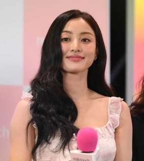 TWICE・ジヒョがJYPの退社と個人事務所設立を発表　グループで3人目