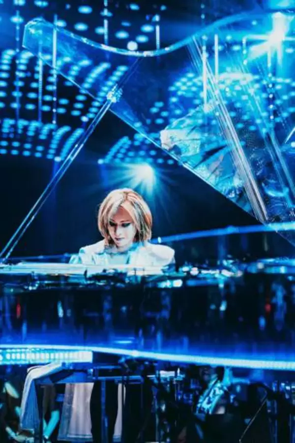 YOSHIKI　恒例ディナーショー完走！公演通算100回超え！新演出で魅了　圧巻！初導入の回転ステージでクリスタルピアノ演奏