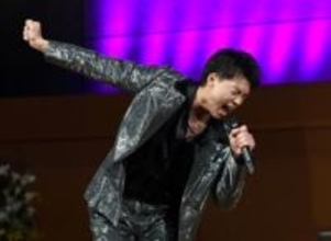 竹内涼真、5年ぶり主演ミュージカルに覚悟「歴史に残したい」　「奇跡を呼ぶ男」の圧巻美声を披露