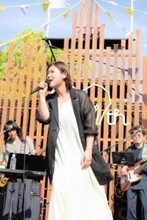 絢香　地元・大阪で10年ぶり原点回帰フリーライブ　7000人に20周年の感謝伝える「ここまで続けて来られた」