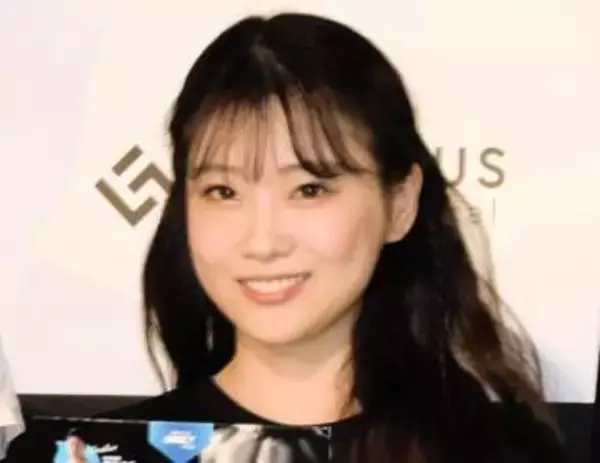 重盛さと美　オフショル×オーバーオールで沖縄ヴィラ満喫「眼福」「最高の景色」