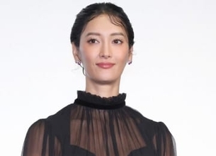 「リアルディズニープリンセス」「美しい香りが漂ってきそう」菜々緒　健康美抜群の小麦肌にファンから絶賛の声