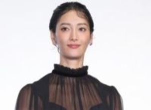 「リアルディズニープリンセス」「美しい香りが漂ってきそう」菜々緒　健康美抜群の小麦肌にファンから絶賛の声