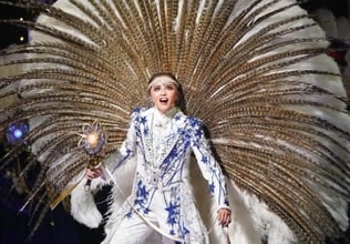 宝塚　星組新トップスター・暁千星の本拠地お披露目公演が開幕　26年の門出を飾る舞台に「すごく幸せなこと」