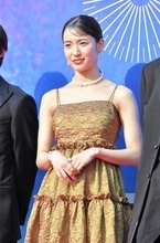 「わぁ、超美人」「もはや女優さんクラス」25歳人気アイドル　美清楚オーラ漂う運転免許写真に称賛続々「こんな可愛く撮れるもの！？」