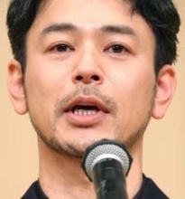 妻夫木聡　瞳潤ませ万感　初受賞「悪人」でタッグ李監督と感動共演「一緒の歴史で歩めていて光栄」