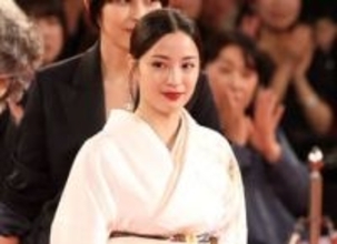 広瀬すず　授賞式着物の飾りはヴィトンだった　着物の裏には「うきゃー」とめくりヒミツ公開