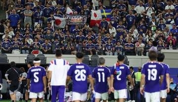 前回W杯で「美しすぎるサポーター」話題の美女　ダラスで生観戦、金髪っ！　グランパス選手と2月に結婚していた