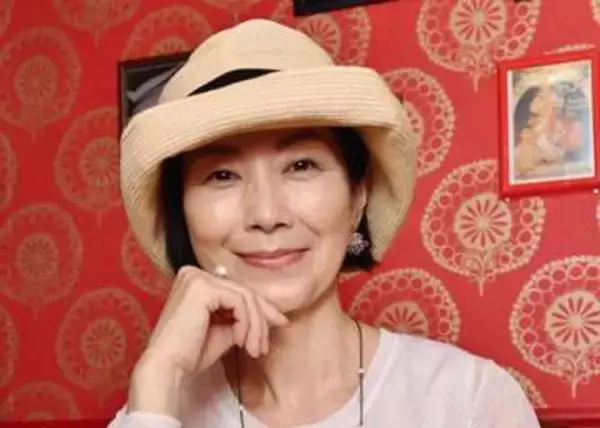 手塚理美　ロケ終盤に次男がサプライズ登場→友近も「息子さん？！」驚く　元夫は真田広之、端正な顔立ち