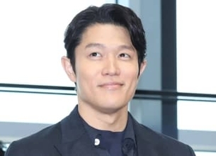 鈴木亮平　憧れの存在は引退した歌姫　大学時代に飛行機で奇跡の遭遇