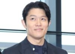 鈴木亮平　憧れの存在は引退した歌姫　大学時代に飛行機で奇跡の遭遇