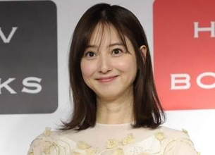 「素敵な家族時間」佐々木希　グランピングに朝食はキリンと！子供と動物園を1日満喫にファン「きっと一生の思い出に」