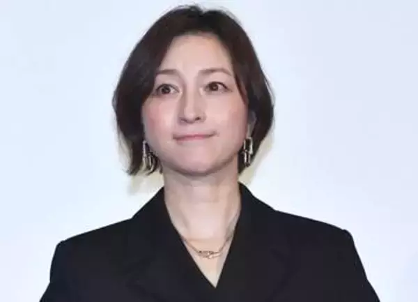 広末涼子　活動再開発表後、初のインスタ更新　純白ジャケット姿でうつむく笑顔…